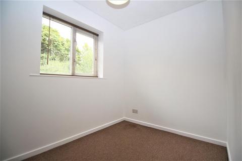 2 bedroom flat to rent, Redoubt Close, Hitchin SG4