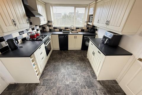 46 Milton Crescent, Heswall, Wirral, CH60 5ST