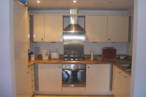 1 bedroom flat for sale, Manor Court, Thorpe Road, Staines-upon-Thames, Surrey, TW18