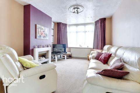 4 bedroom end of terrace house for sale, Gorseway, Romford, Romford, RM7 0SD