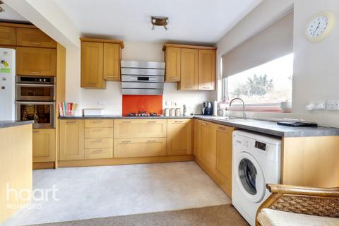 281 Gorseway, Romford, RM7 0SD