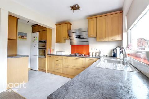 281 Gorseway, Romford, RM7 0SD
