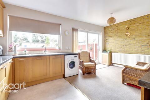 281 Gorseway, Romford, RM7 0SD