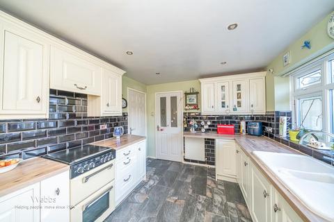 3 bedroom semi-detached house for sale, Knaves Castle Avenue, Walsall WS8