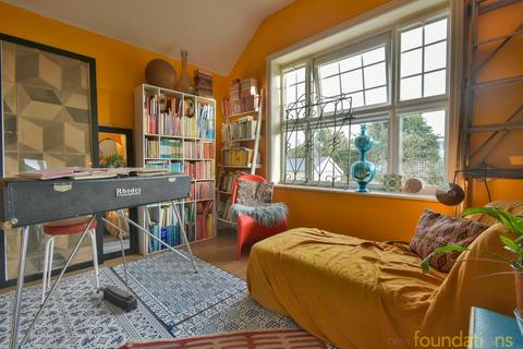 4 Mitten Road, Bexhill-on-sea, TN40 1QL