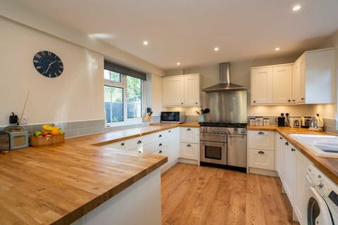 4 bedroom semi-detached house for sale, Bishops Mead, Boxmoor