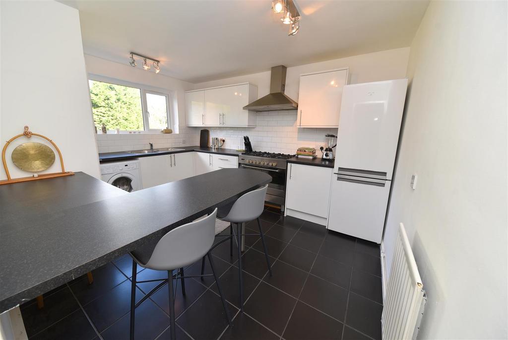 Kitchen1.JPG