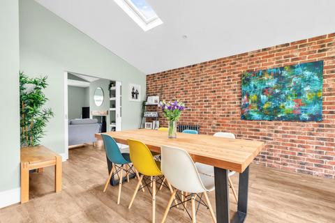 1 Furzefield Close, Chislehurst, BR7 5DE