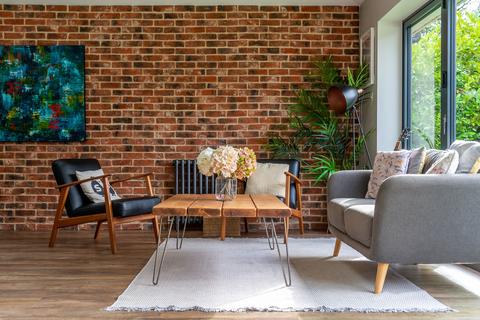 1 Furzefield Close, Chislehurst, BR7 5DE