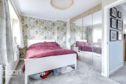 22 Birch Close, Romford, RM7 8ES
