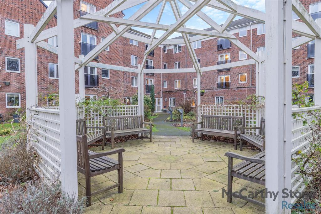 8631496-exterior04.jpg
