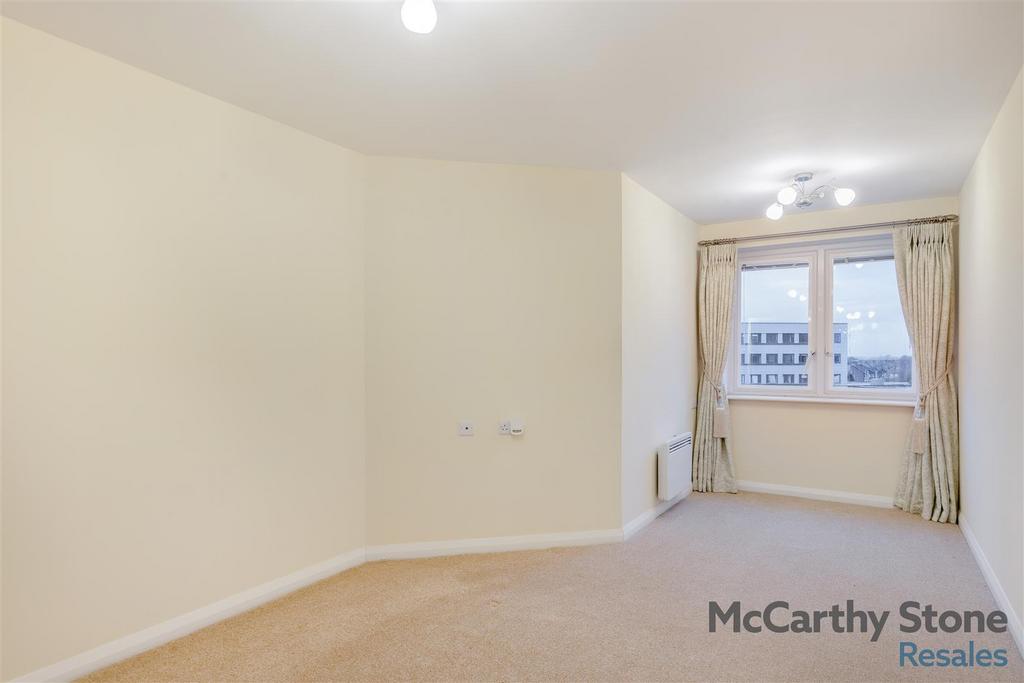 8631496-interior10.jpg