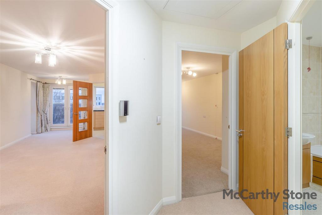 8631496-interior02.jpg