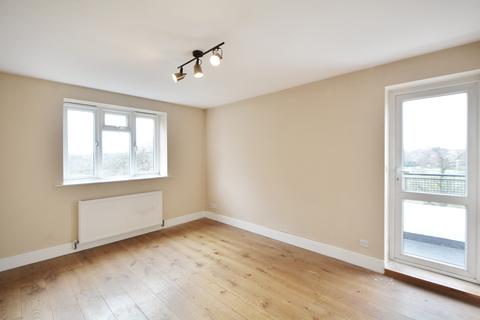 1 bedroom flat for sale, Sulivan Court, London, SW6