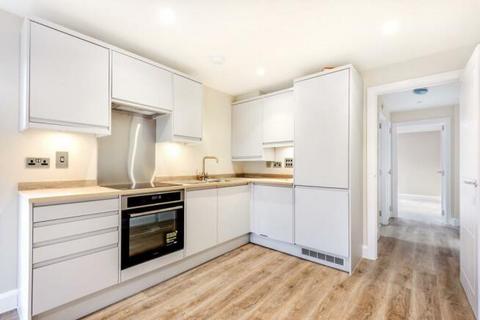 1 bedroom flat to rent, Weybridge, Surrey, KT13