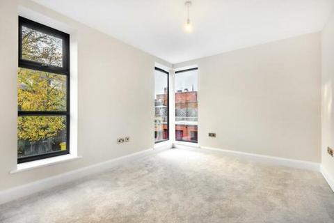 1 bedroom flat to rent, Weybridge, Surrey, KT13