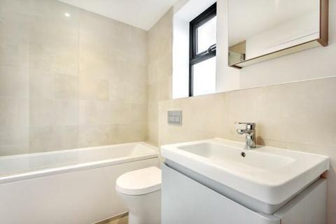 1 bedroom flat to rent, Weybridge, Surrey, KT13