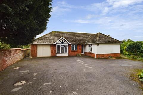 3 bedroom bungalow for sale, Deansway, Chippenham SN15