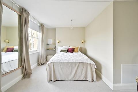 39 Approach Road, London, E2 9LY