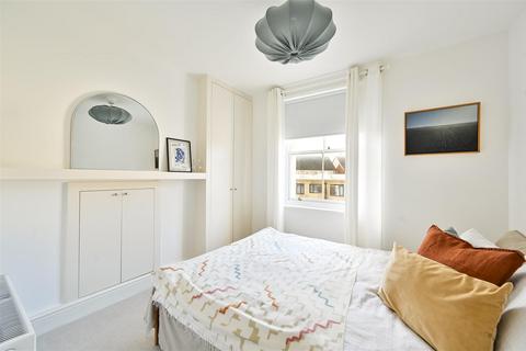 39 Approach Road, London, E2 9LY