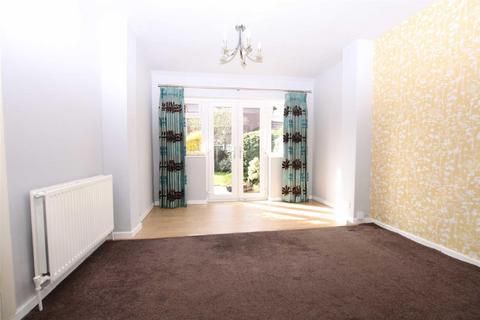 3 bedroom semi-detached house to rent, Shrewsbury Road, Sale