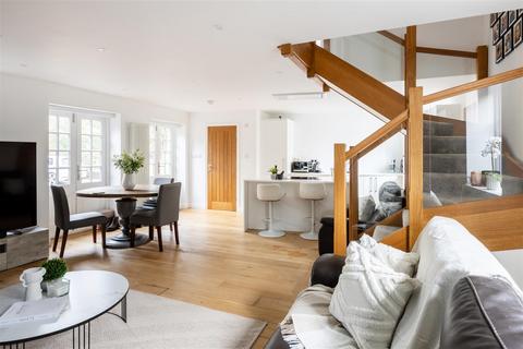2 bedroom coach house for sale, Reigate Road, Buckland, Betchworth
