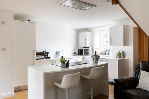 2 bedroom coach house for sale, Reigate Road, Buckland, Betchworth