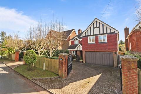 4 bedroom detached house for sale, Uplands Drive, Uckfield, East Sussex, TN22