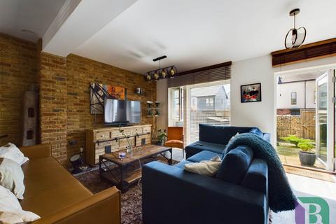 4 bedroom semi-detached house for sale, Countess Way, Milton Keynes MK10