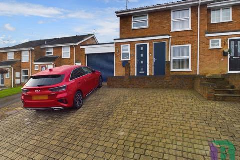 3 bedroom semi-detached house for sale, Lomond Drive, Leighton Buzzard LU7