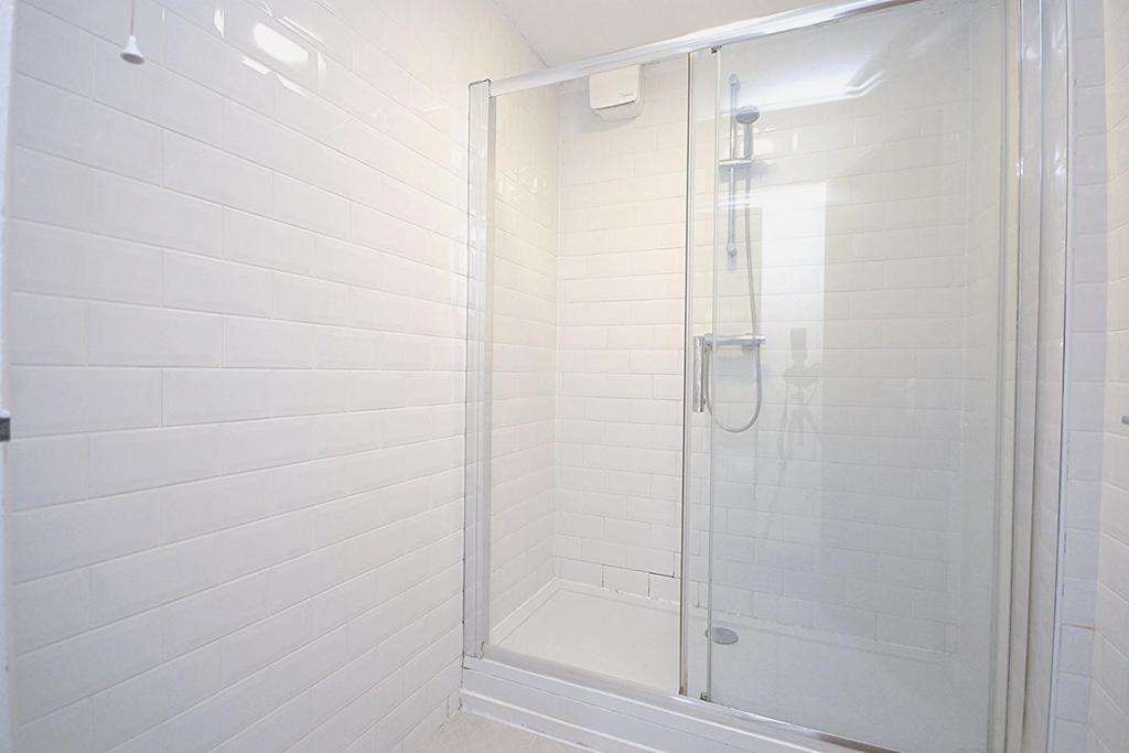 Shower room.jpg