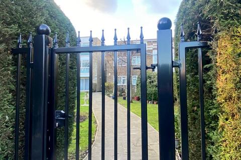 5 Cadogan Close, Beckenham, BR3 5XY