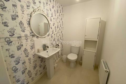 3 bedroom house to rent, Metcombe Way, Manchester M11