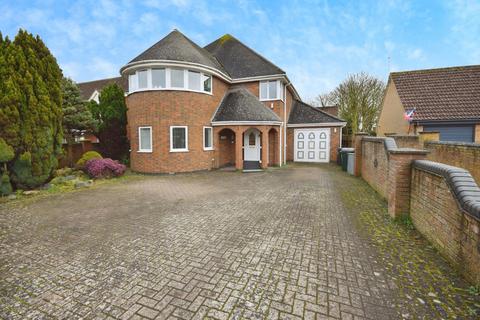 5 bedroom detached house for sale, Derby Avenue, Skegness PE25