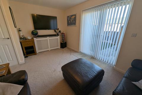 2 bedroom end of terrace house for sale, Water Lily Drive, Darlington