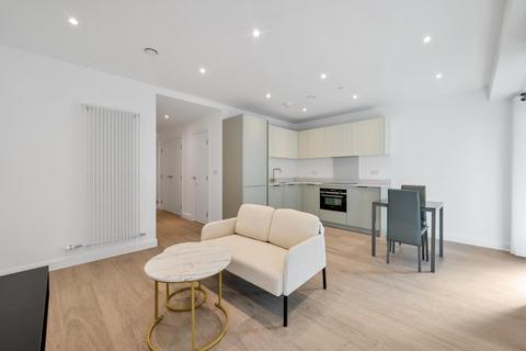 Studio to rent, Ellipse House, Royal Eden Docks, London, E16