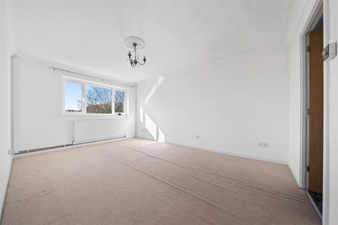 2 bedroom flat for sale, Peak Road, Guildford