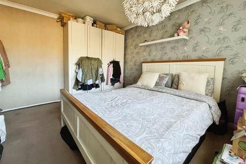 12 Pirie Close, Bradford, BD2 1EP