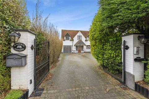 Elm Close, Farnham Common, Slough, Buckinghamshire, SL2