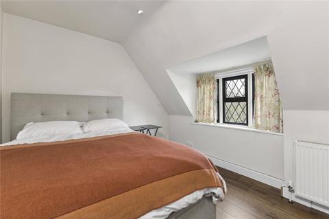 Magnolia Cottage Elm Close, Farnham Common, Slough, SL2 3NA