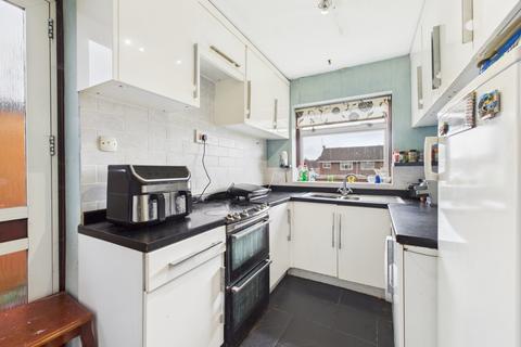 18 Redland Drive, Northampton, NN2 8QE