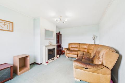 18 Redland Drive, Northampton, NN2 8QE