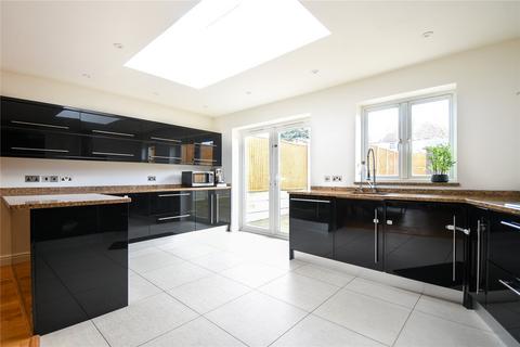 53 West Mead, Ruislip, HA4 0TW