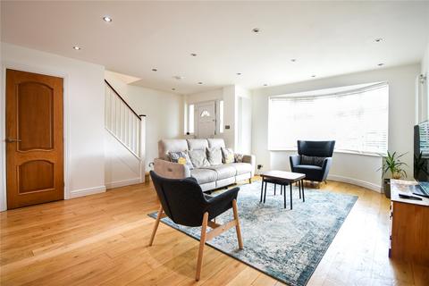 53 West Mead, Ruislip, HA4 0TW