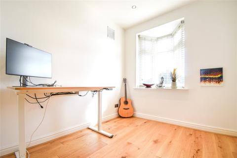53 West Mead, Ruislip, HA4 0TW