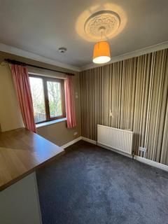 3 bedroom semi-detached house to rent, Bankfield, Greetland , Halifax, HX4 8LJ