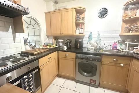 1 bedroom flat to rent, Staines Road West,  Sunbury-On-Thames,  TW16