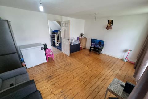 3 bedroom flat for sale, All Saints Court, TW5 9EN