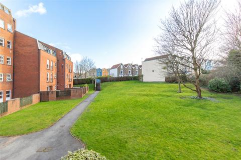 34 Alma Court, Bristol, BS8 2HH
