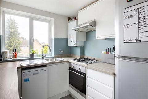 2 bedroom flat for sale, New England Road, Haywards Heath